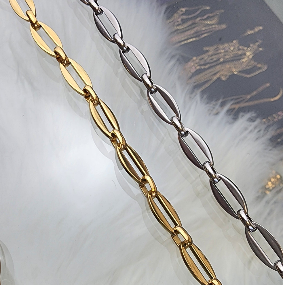 PREORDER: Long Oval Chain